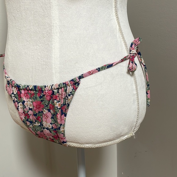 Triangle Bikini Tie Top & Bikini Tie Bottoms, Floral, Size 10 top & 8 bottom - Picture 6 of 15